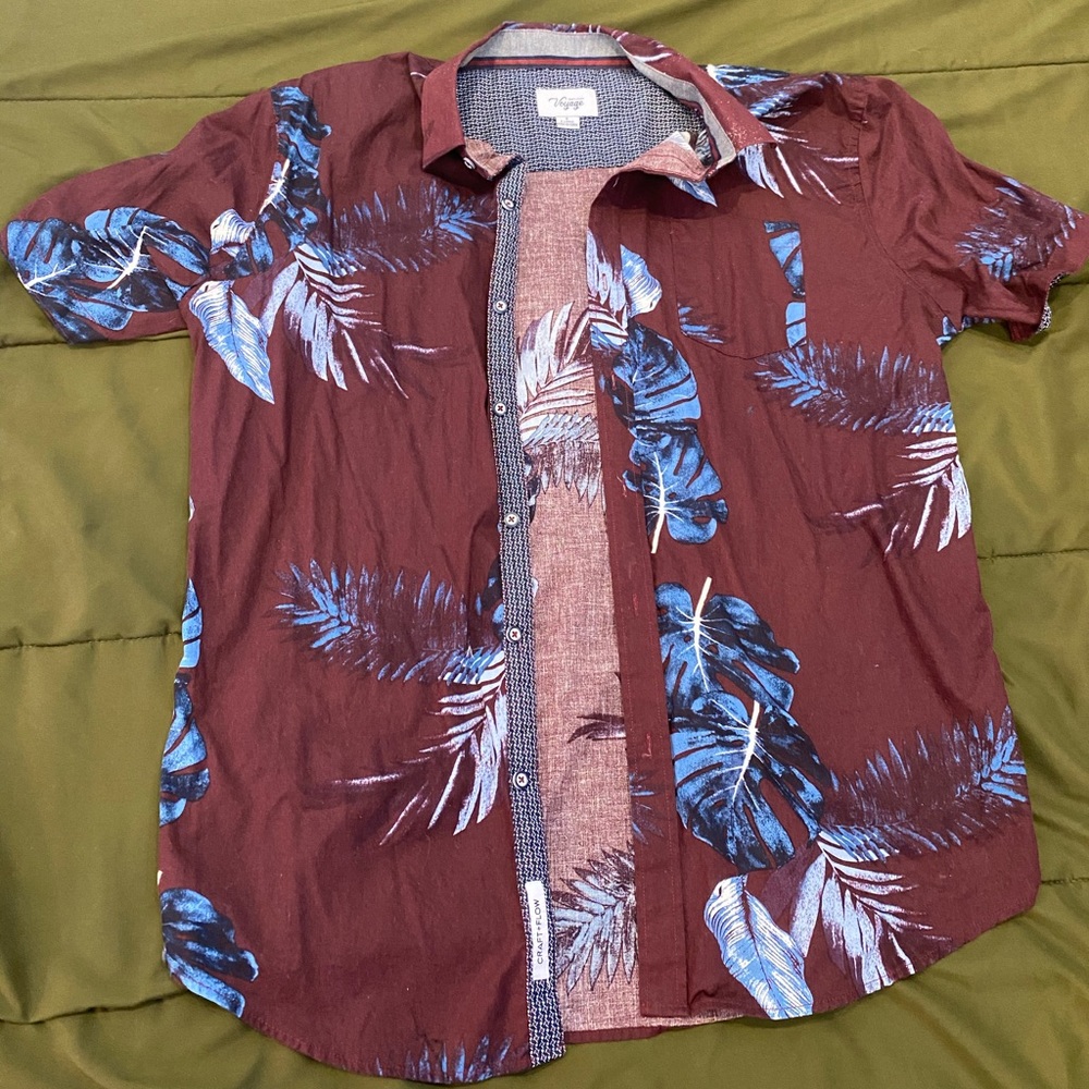 Craft+Flow Maroon and Blue Floral XL Button Up